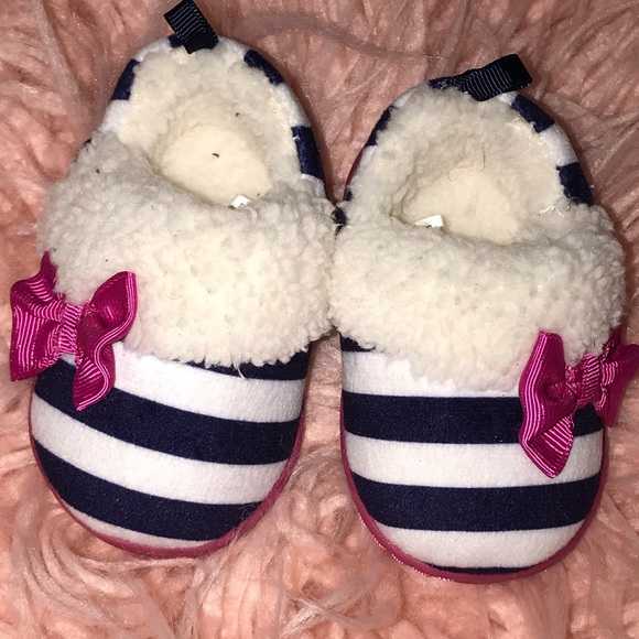 childrens slippers size 2